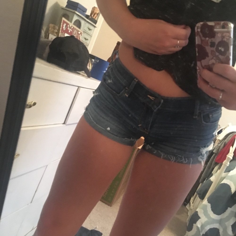 Shorts - Picture 2 of 3